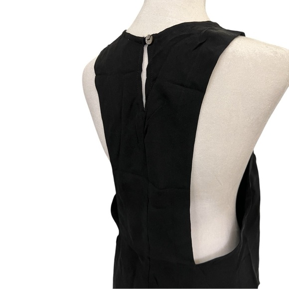 Black Sleeveless Women's Top - Picture 3 of 6